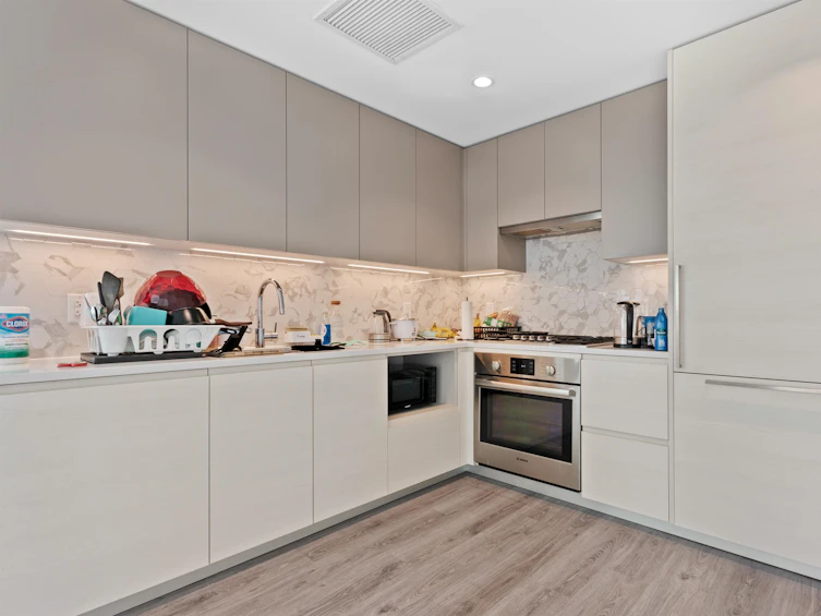 602-8188 Fraser Street, Vancouver, BC, V6K 2G2 - 4