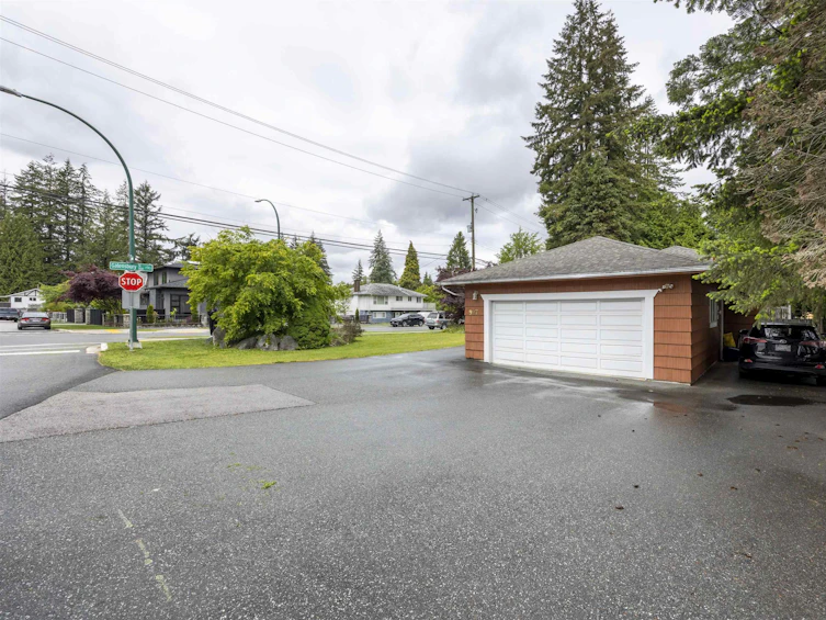 927 Gatensbury Street, Coquitlam, BC, V3J 5H9 - 2