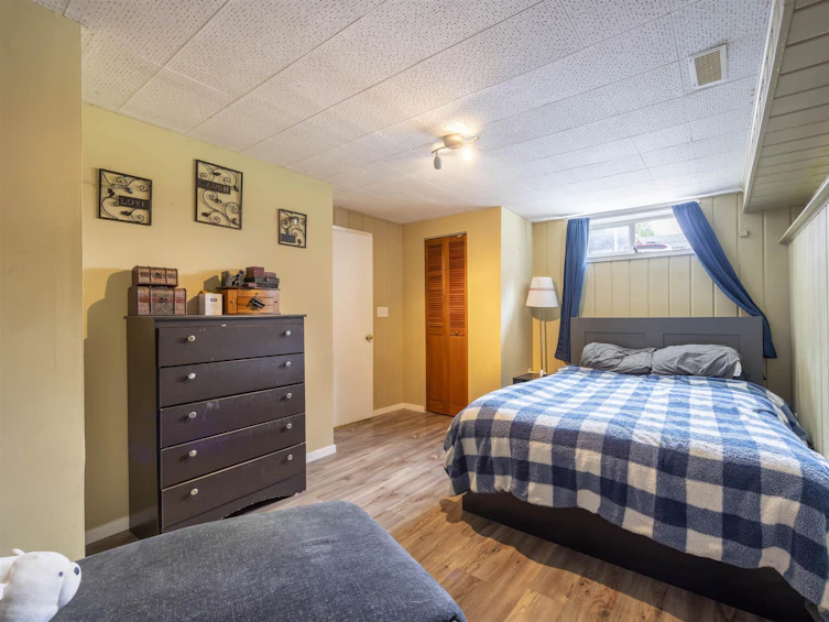 927 Gatensbury Street, Coquitlam, BC, V3J 5H9 - 3