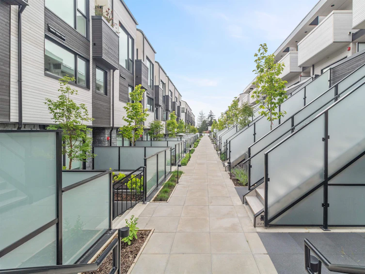 121-650 East 2nd Street, North Vancouver, BC, V7L 1E3 - 4