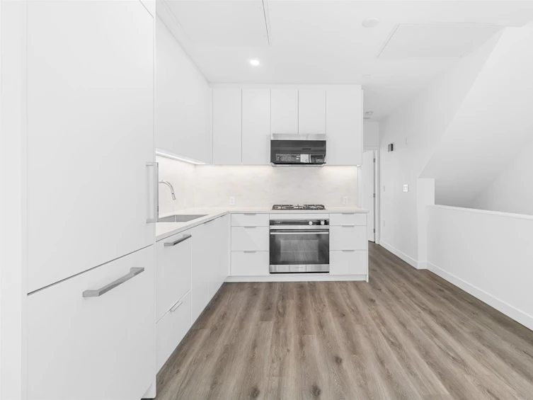 121-650 East 2nd Street, North Vancouver, BC, V7L 1E3 - 12