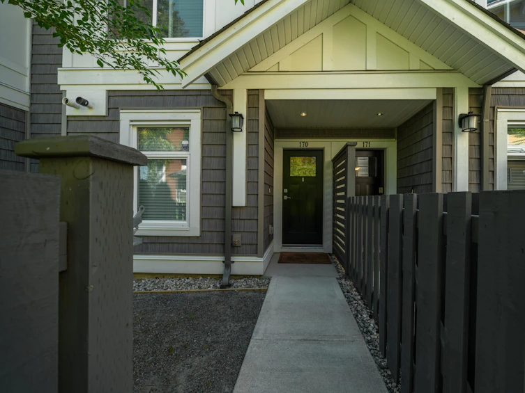 170-9718 161a, Surrey, BC, V4N 6S7 - 2
