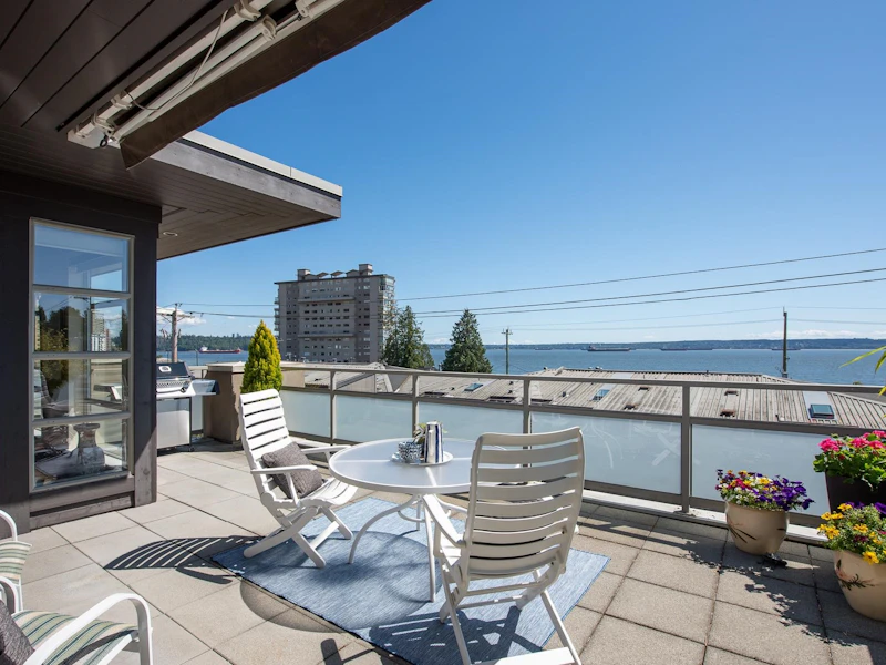 204 - 2418 Marine Drive, West Vancouver BC V7V 1L1