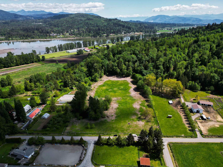 8410 Bradner Road, Abbotsford, BC - 2