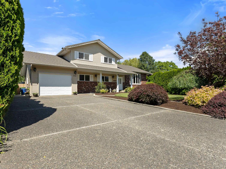 6908 Casabello Drive, Chilliwack, BC, V2R 3T8