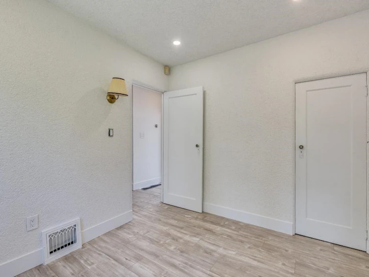 2671 Ottawa Avenue, West Vancouver, BC, V7V 2T6 - 2