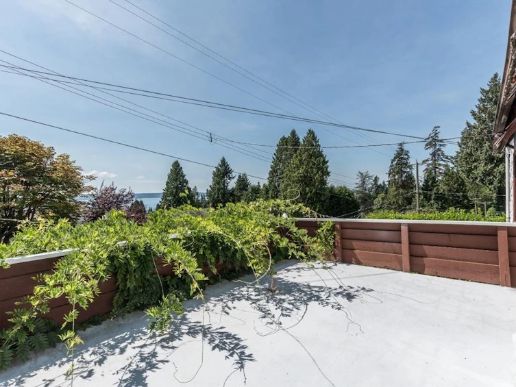 2671 Ottawa Avenue, West Vancouver, BC, V7V 2T6 - 8