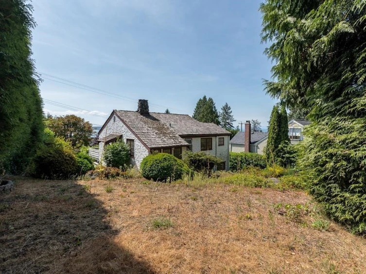 2671 Ottawa Avenue, West Vancouver, BC, V7V 2T6 - 11
