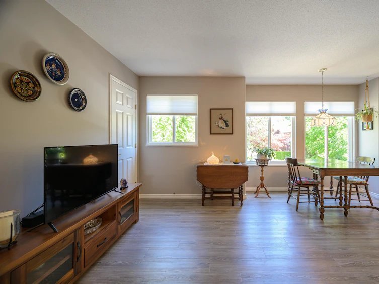 255-13888 70, Surrey, BC, V3W 0R8 - 3
