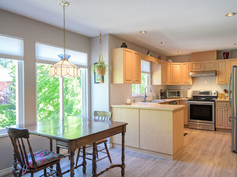 255-13888 70, Surrey, BC, V3W 0R8 - 12