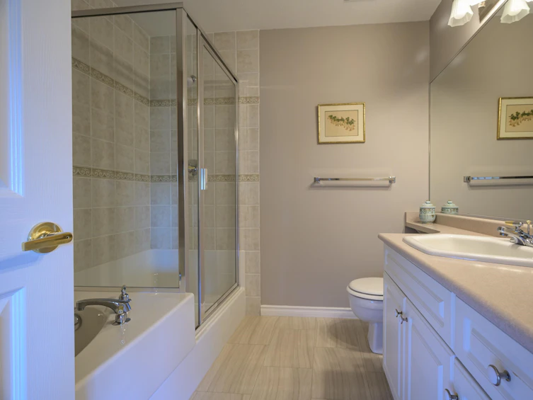 255-13888 70, Surrey, BC, V3W 0R8 - 26