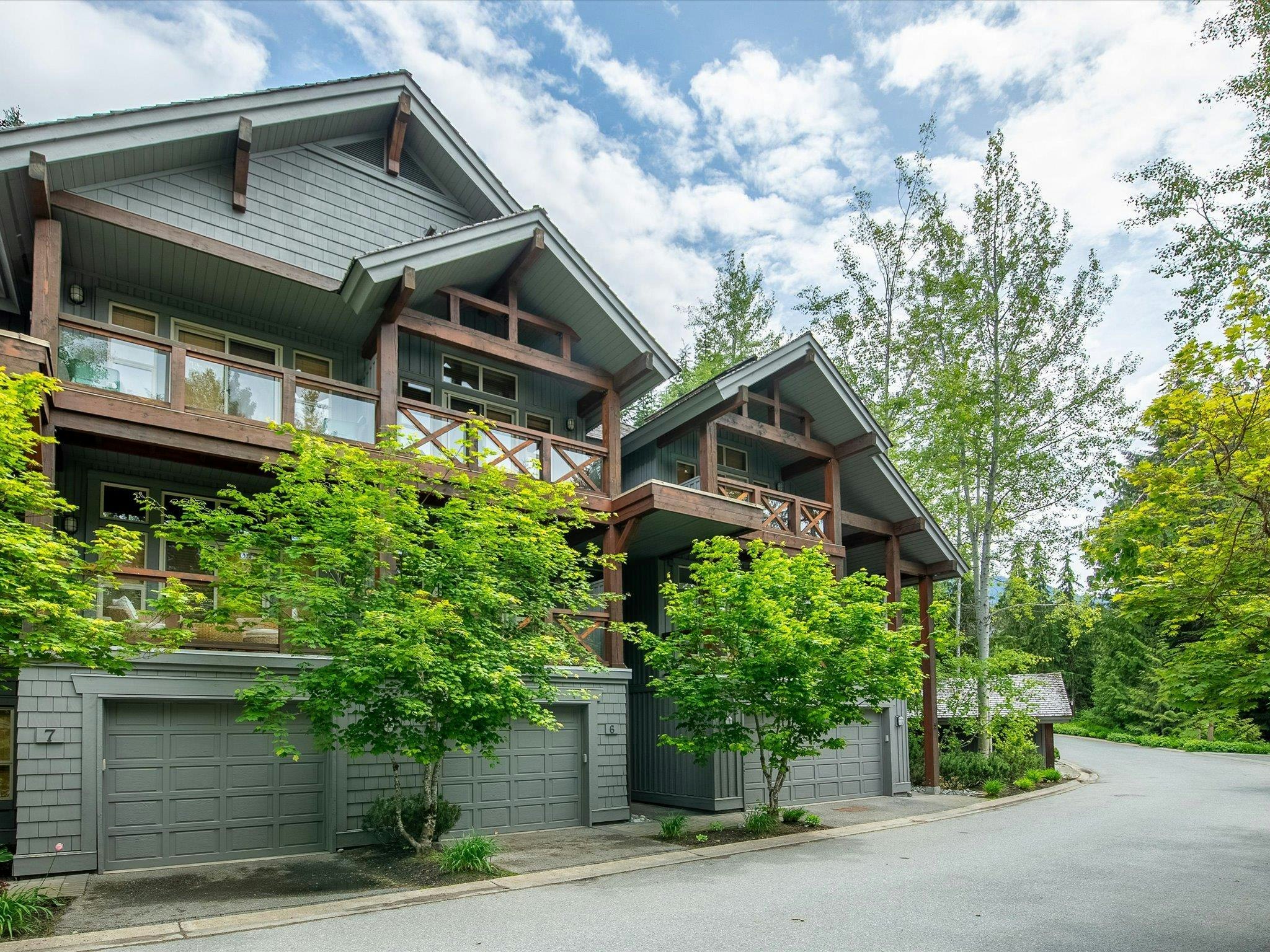 6 4668 Blackcomb Way
