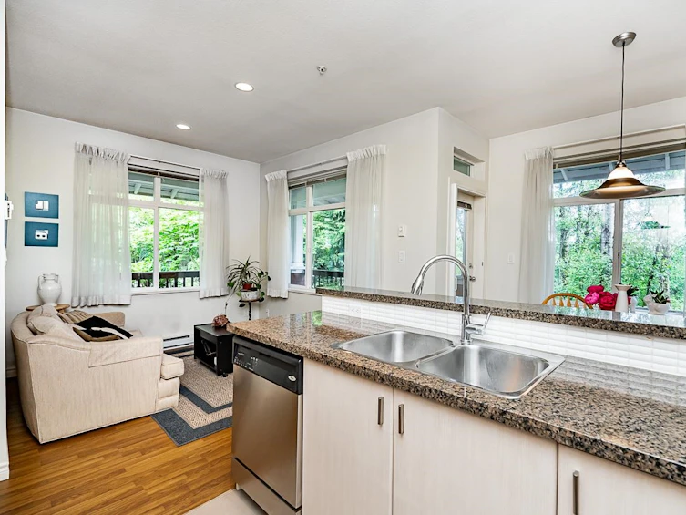 55-6878 Southpoint Drive, Burnaby, BC, V3N 5E4 - 11