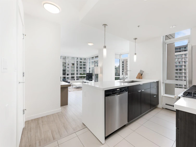 802-1775 Quebec Street, Vancouver, BC, V5T 0E3 - 2