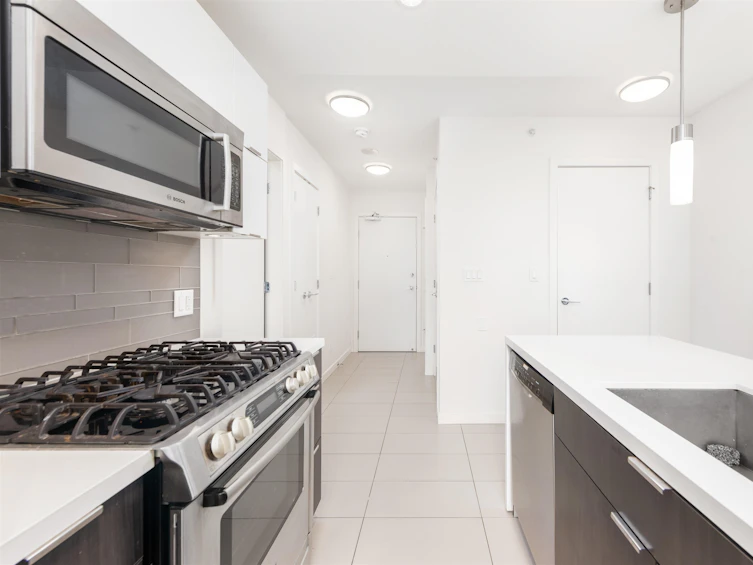 802-1775 Quebec Street, Vancouver, BC, V5T 0E3 - 6
