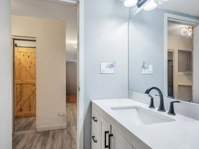 212-33400 Bourquin Place, Abbotsford, BC, V2S 5G3 - 25