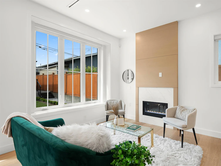 2-312 East 40th Avenue, Vancouver, BC, V5W 1L9 - 2