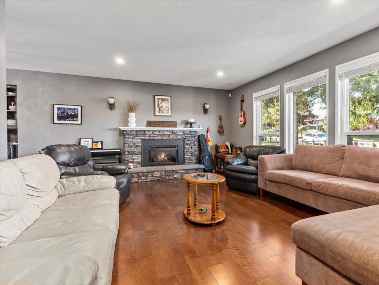 3754 Balsam Crescent, Abbotsford, BC, V2S 7A3 - 2