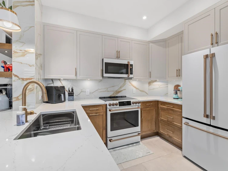 1 6989 180 Street, Surrey, BC, V3S 7S3 - 3
