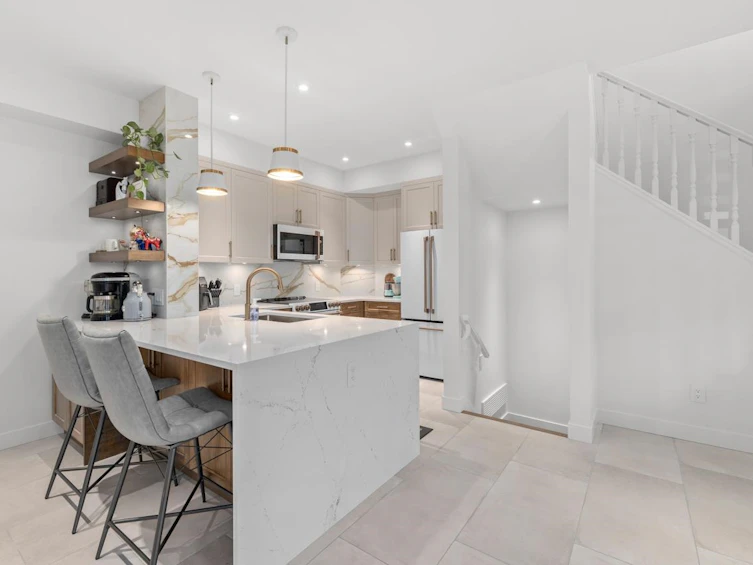 1 6989 180 Street, Surrey, BC, V3S 7S3 - 8