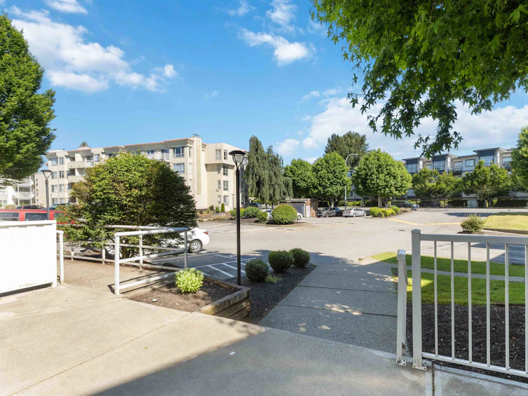 106-32870 George Ferguson, Abbotsford, BC, V2S 7K1 - 40