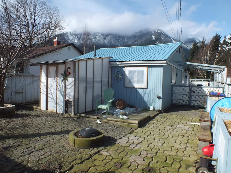 458 Coquihalla Street, Hope BC V0X 1L0