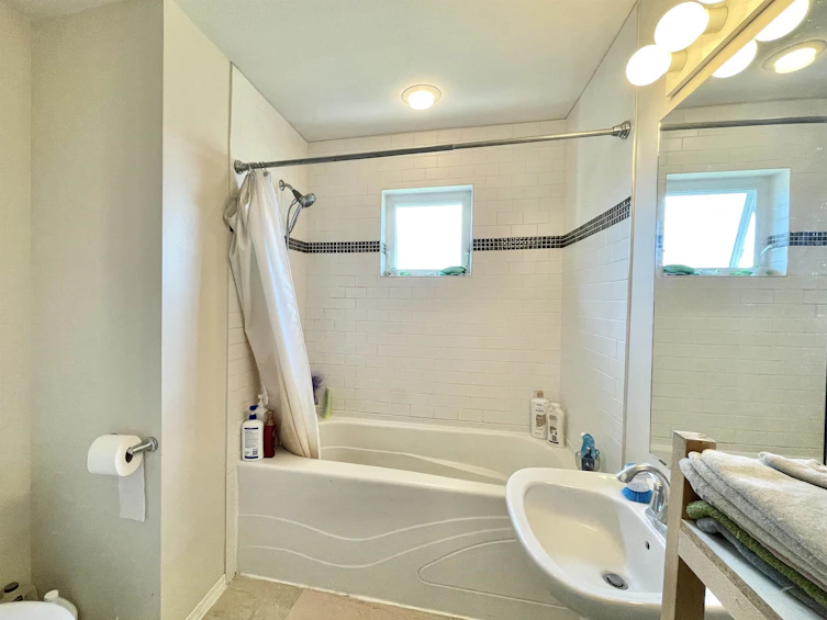 16-624 Shaw Road, Gibsons, BC, V0N 1V8 - 7