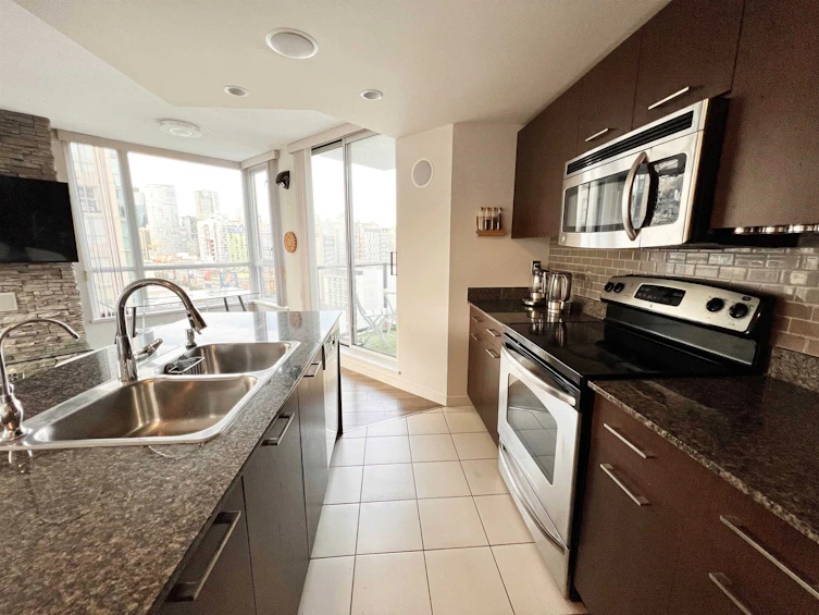 1402-1212 Howe Street, Vancouver, BC, V6Z 2M9 - 14