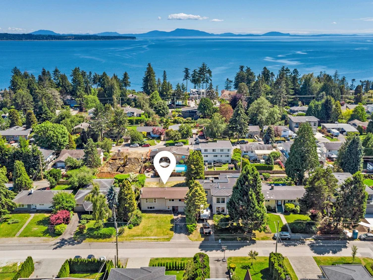 13850 Blackburn Avenue, Surrey, BC, V4B 2Y8