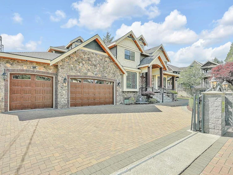 5559 129 Street, Surrey, BC, V3X 3G5