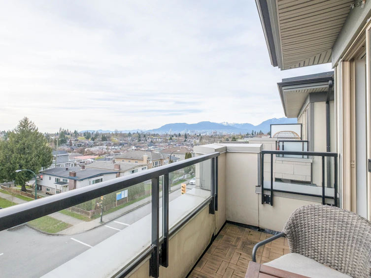 405-4550 Fraser Street, Vancouver, BC, V5V 4G8 - 3