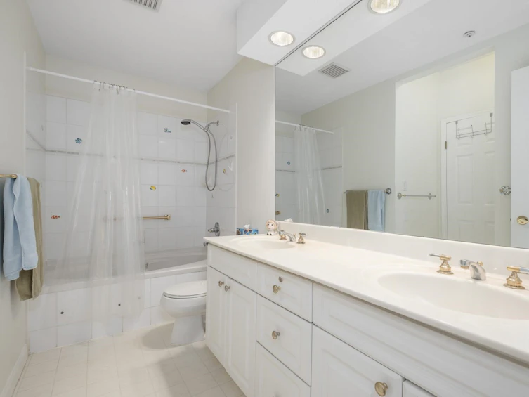 303-360 East 36th Avenue, Vancouver, BC, V5W 4B9 - 9