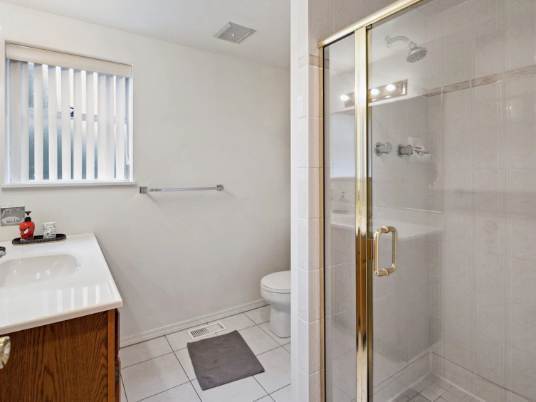 5465 Tye Court, Burnaby, BC, V5B 2J1 - 21