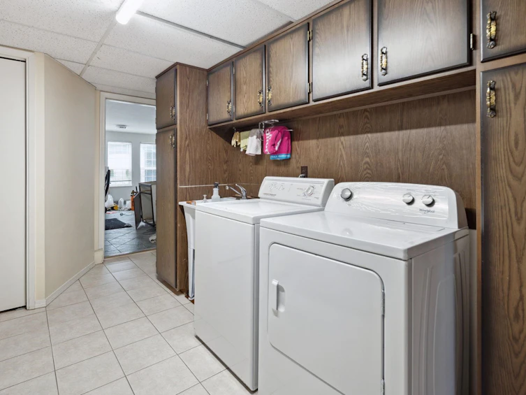5465 Tye Court, Burnaby, BC, V5B 2J1 - 22