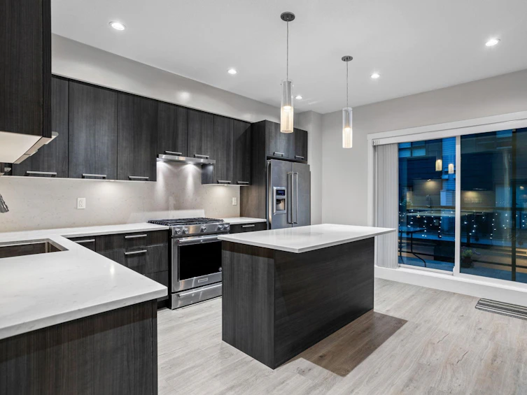 158-2280 163, Surrey, BC, V3Z 0S4