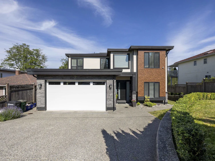 2 N Fell Avenue, Burnaby, BC, V5B 1L2