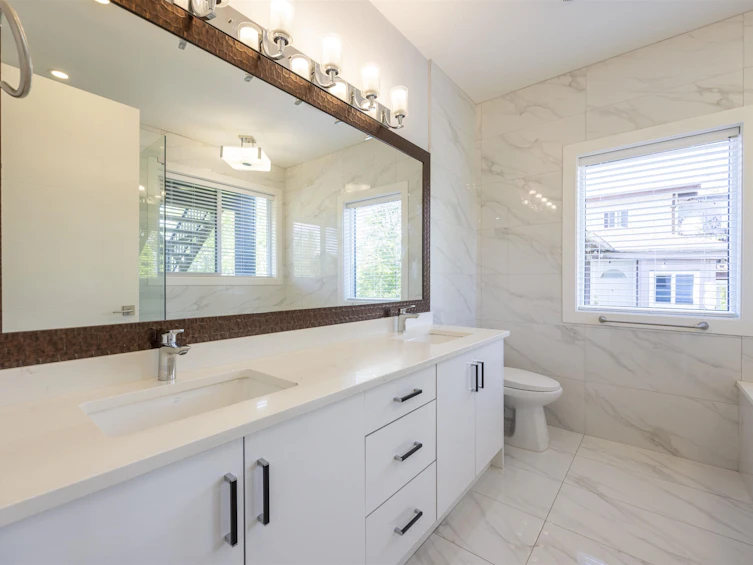2 N Fell Avenue, Burnaby, BC, V5B 1L2 - 14