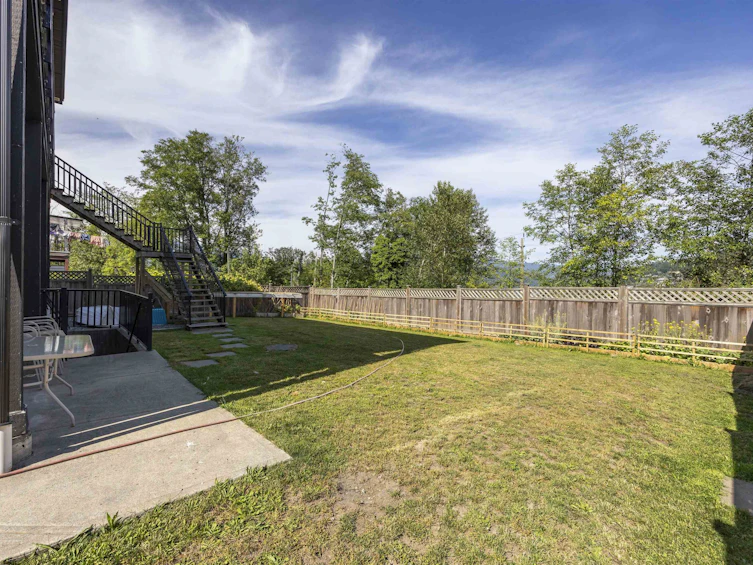 2 N Fell Avenue, Burnaby, BC, V5B 1L2 - 18