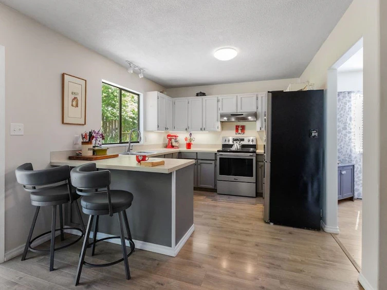 1058 Fircrest Road, Gibsons, BC, V0N 1V4 - 12