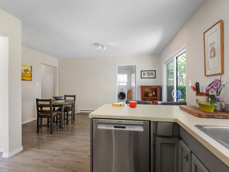 1058 Fircrest Road, Gibsons, BC, V0N 1V4 - 16