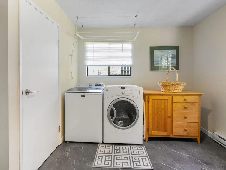 1058 Fircrest Road, Gibsons, BC, V0N 1V4 - 19