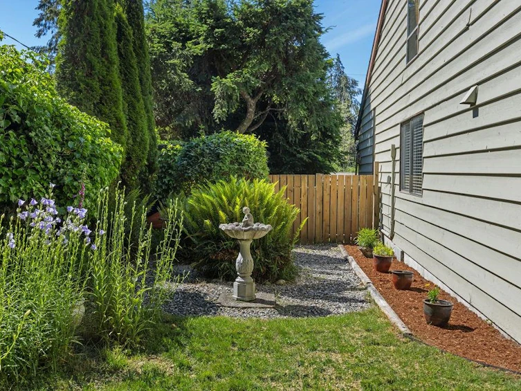 1058 Fircrest Road, Gibsons, BC, V0N 1V4 - 34