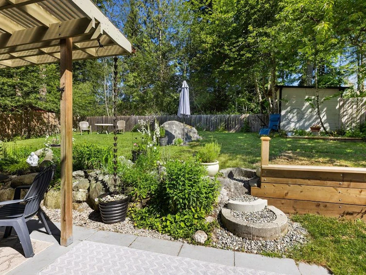 1058 Fircrest Road, Gibsons, BC, V0N 1V4 - 35