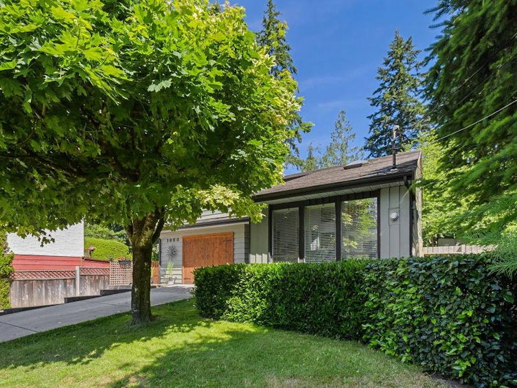 1058 Fircrest Road, Gibsons, BC, V0N 1V4 - 39