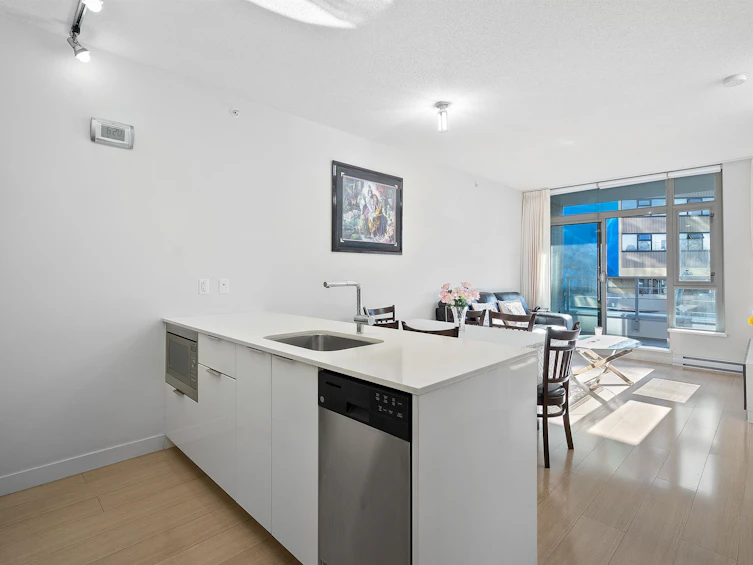 312-2788 Prince Edward Street, Vancouver, BC, V5T 0C8 - 5