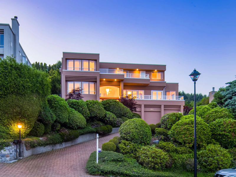 1411 Chippendale Road, West Vancouver BC V7S 2N7