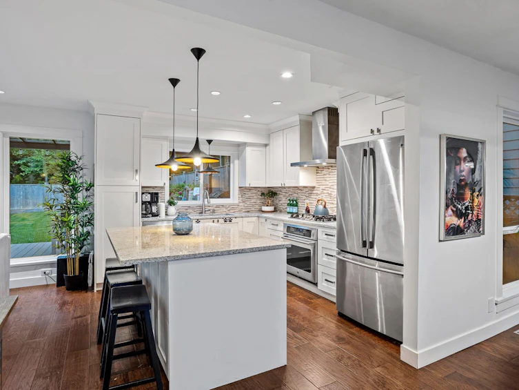 5673 White Pine Lane, North Vancouver, BC, V7R 4S1 - 9