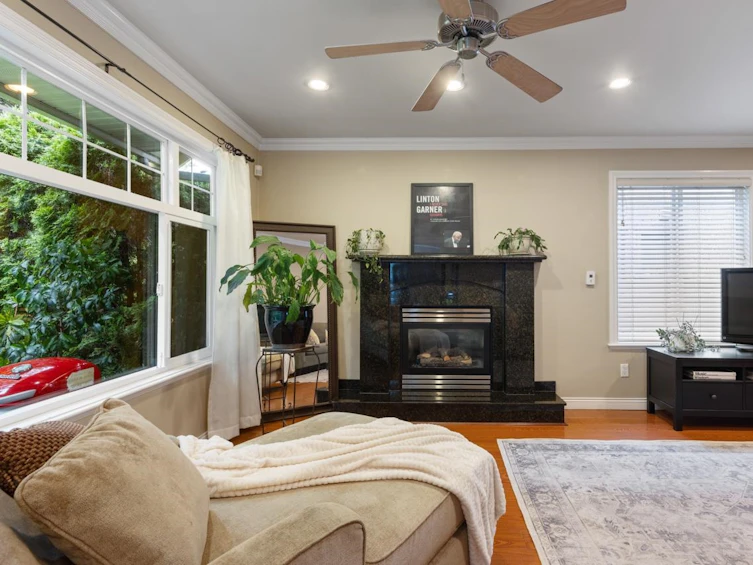 1611 East Georgia Street, Vancouver, BC, V5L 2B1 - 9
