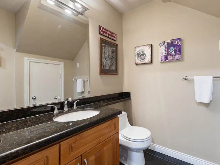 1611 East Georgia Street, Vancouver, BC, V5L 2B1 - 26
