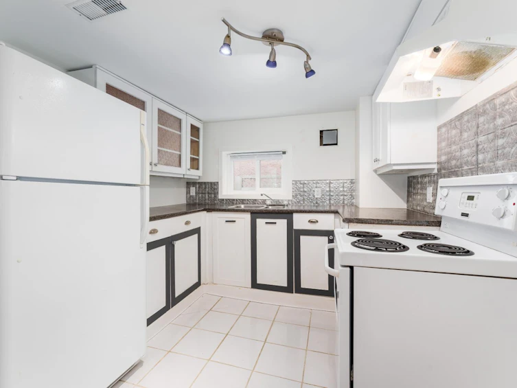 3271 East Georgia Street, Vancouver, BC, V5K 2L2 - 12